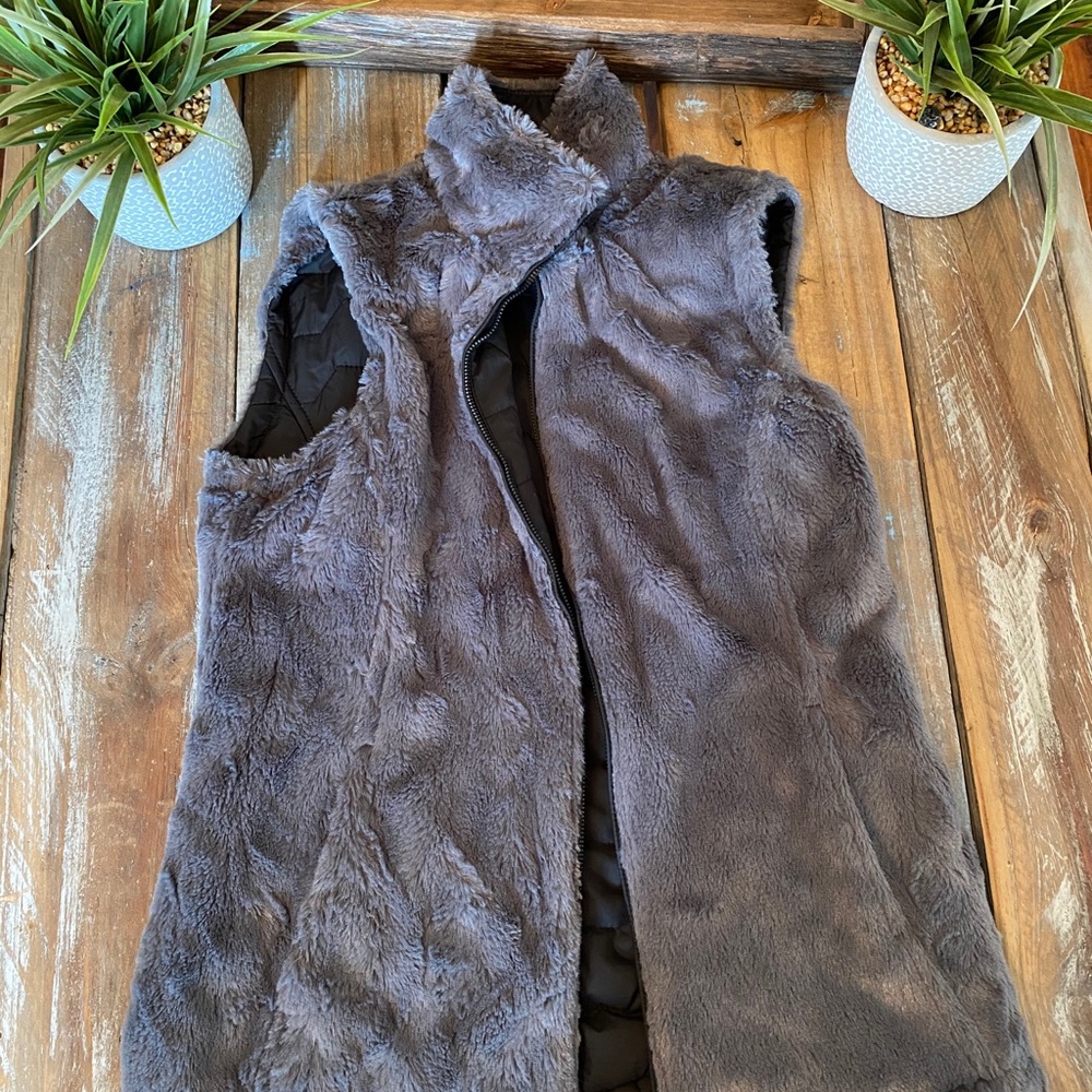 Reversible vest! - Picture 2 of 2